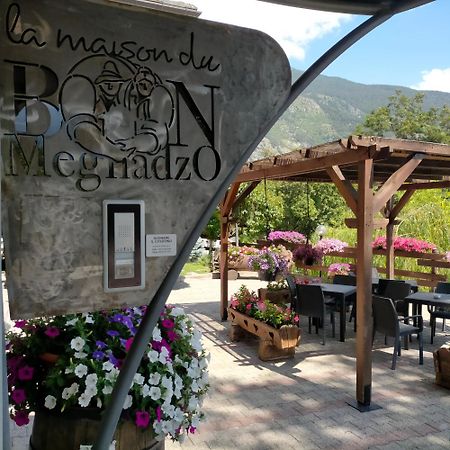La Maison Du Bon Megnadzo Doues Exterior foto