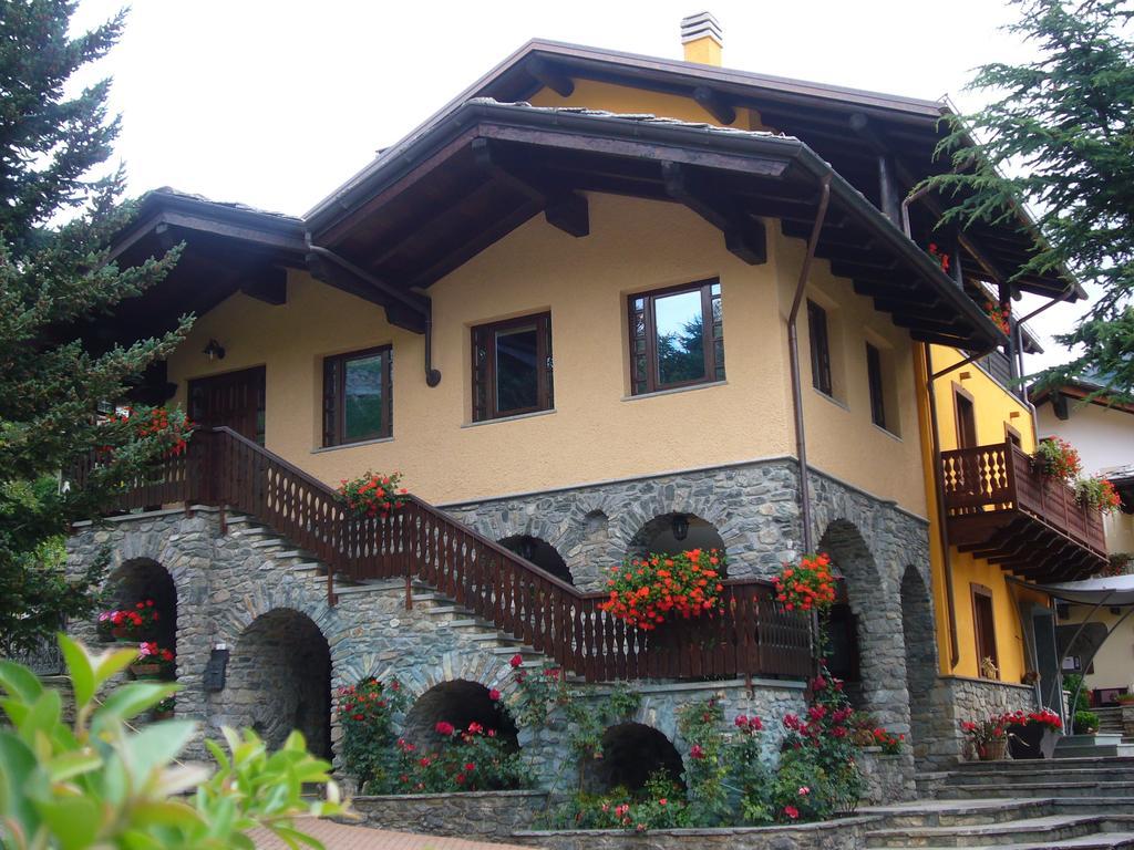 La Maison Du Bon Megnadzo Doues Exterior foto