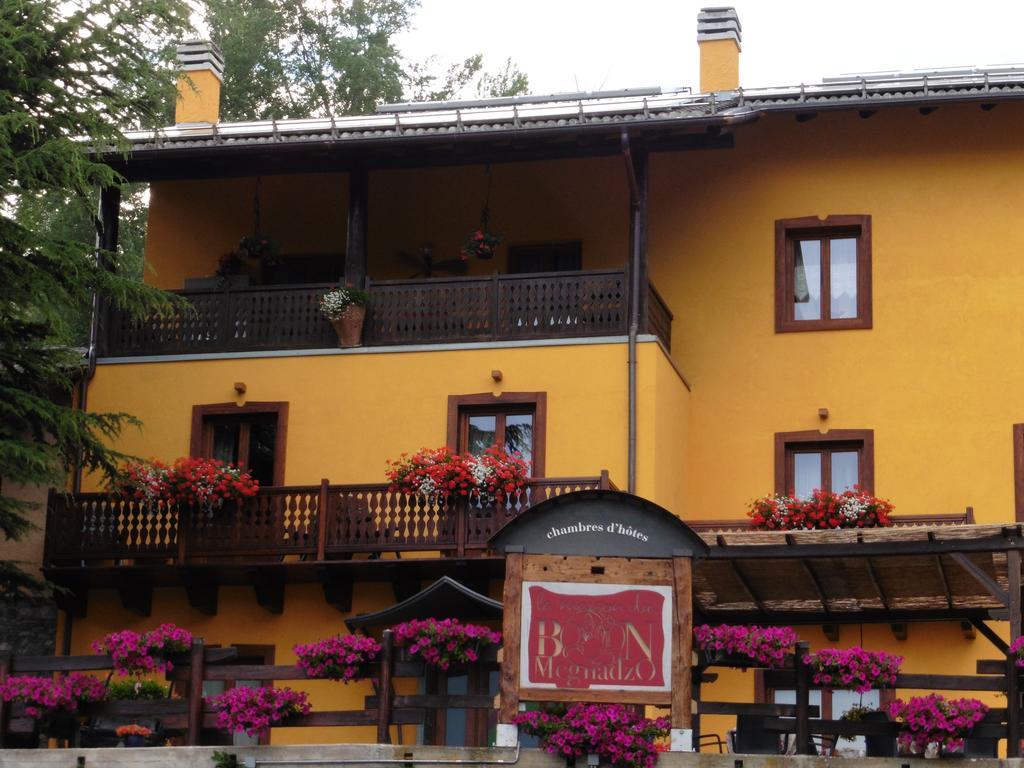 La Maison Du Bon Megnadzo Doues Exterior foto